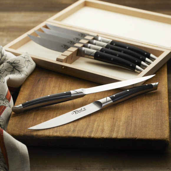 Black Le Thiers Avantage knife set ©Caskata
