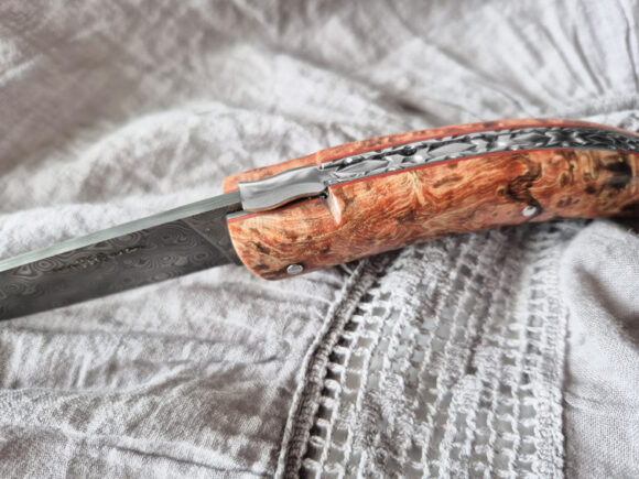 Ressort-Stylver-red-ash-burl